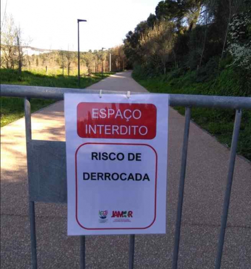 ACESSO INTERDITO ENTRE A PISTA DE CORTA-MATO E O CENTRO DE TNIS